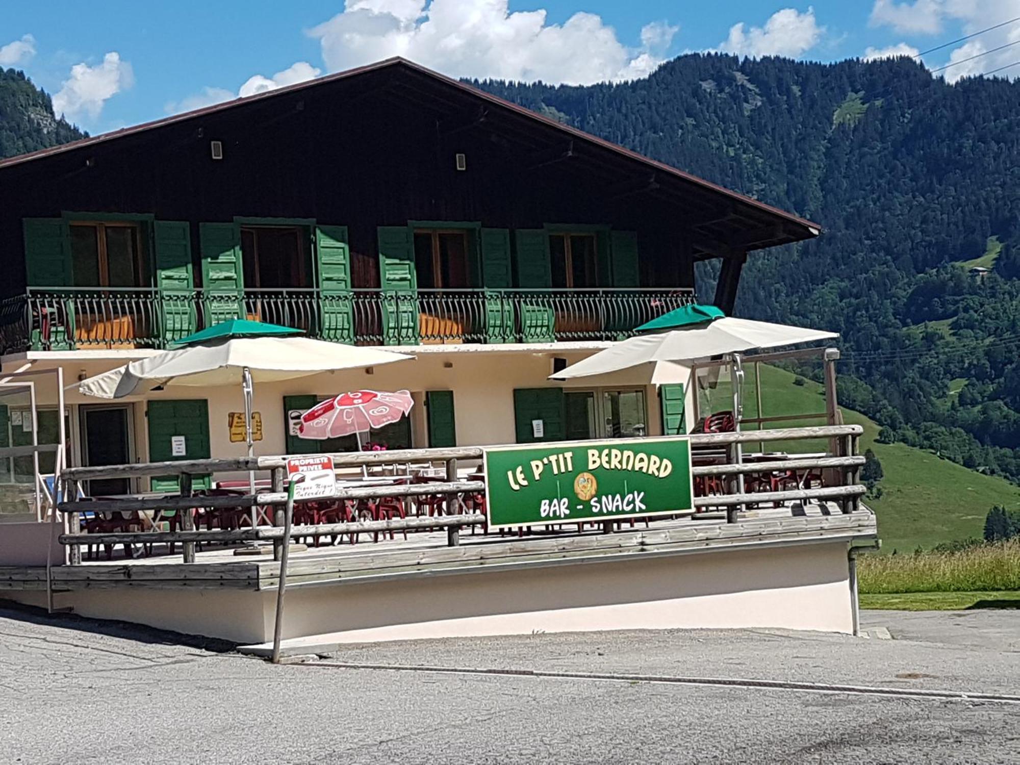 Hotel Les Bernards Praz-sur-Arly Buitenkant foto