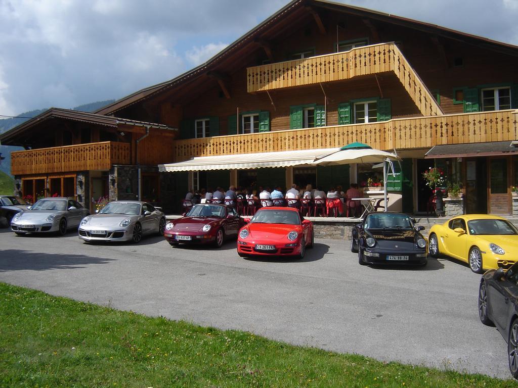 Hotel Les Bernards Praz-sur-Arly Buitenkant foto