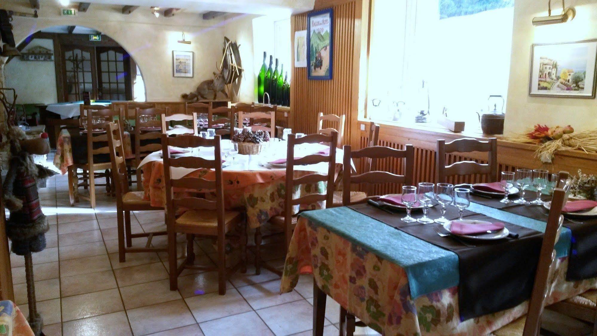 Hotel Les Bernards Praz-sur-Arly Buitenkant foto
