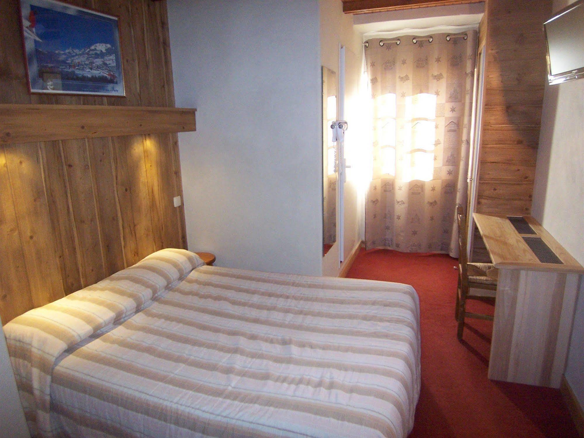 Hotel Les Bernards Praz-sur-Arly Buitenkant foto