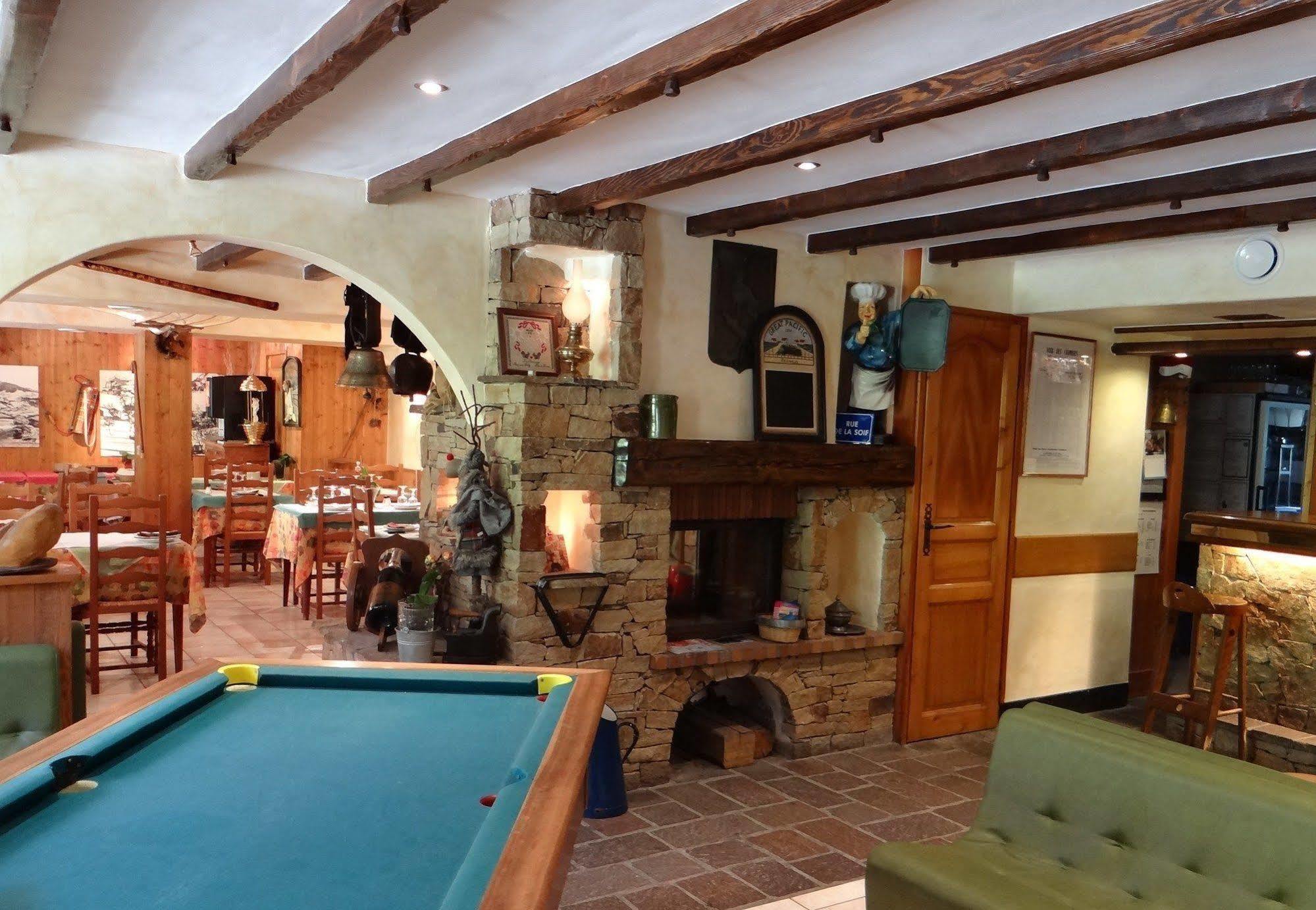 Hotel Les Bernards Praz-sur-Arly Buitenkant foto