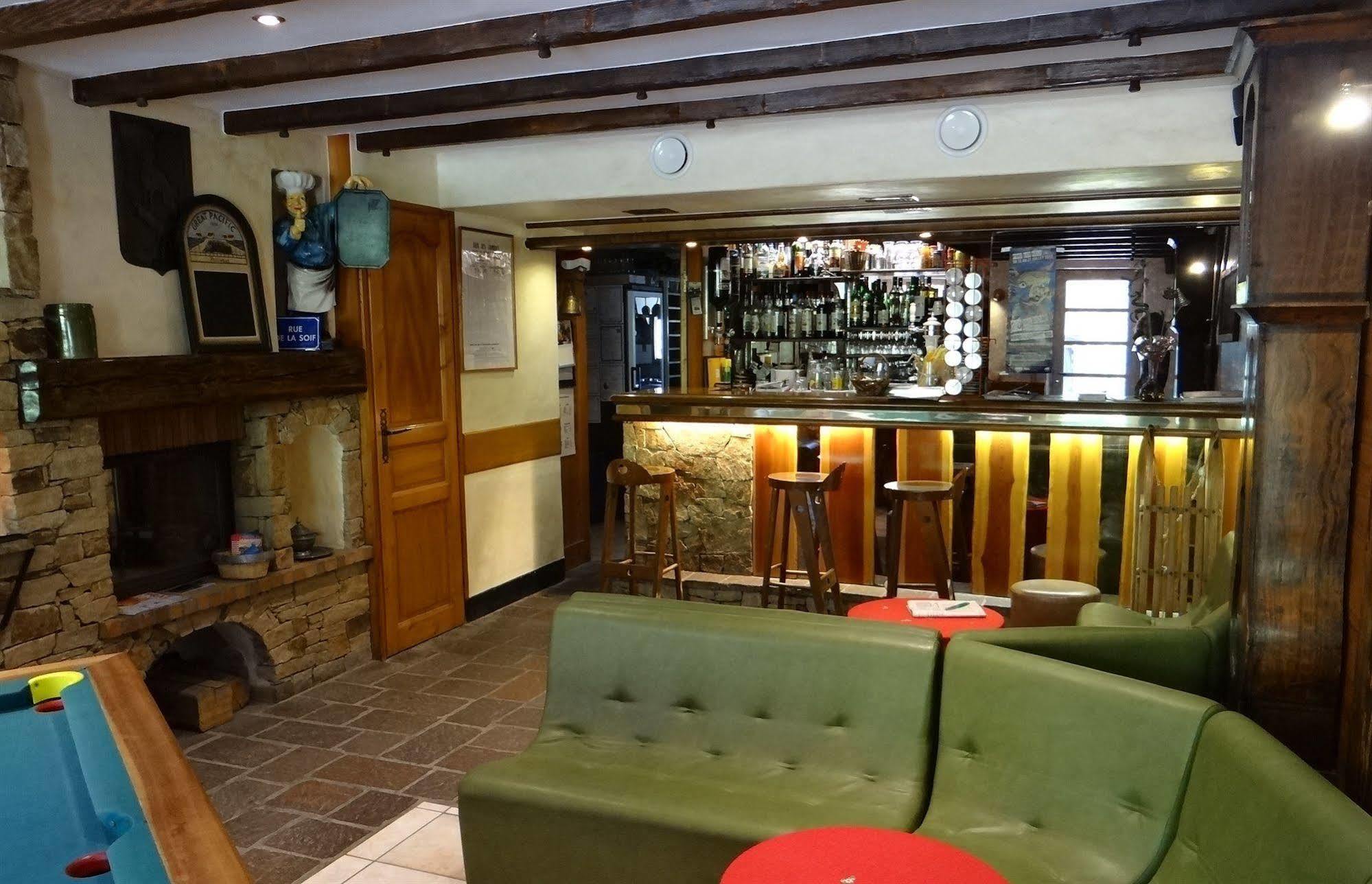 Hotel Les Bernards Praz-sur-Arly Buitenkant foto